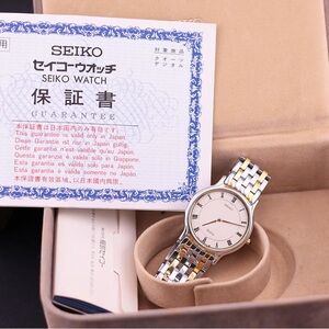 Vintagw 1989 Seiko Dolce 9530-6040 Men’s Watch
Roman Dial, Two-tone